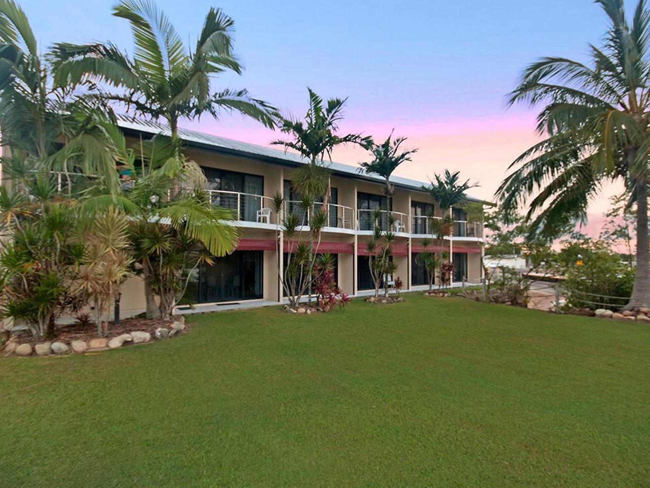 Hinchinbrook Marine Cove Resort Lucinda Eksteriør billede