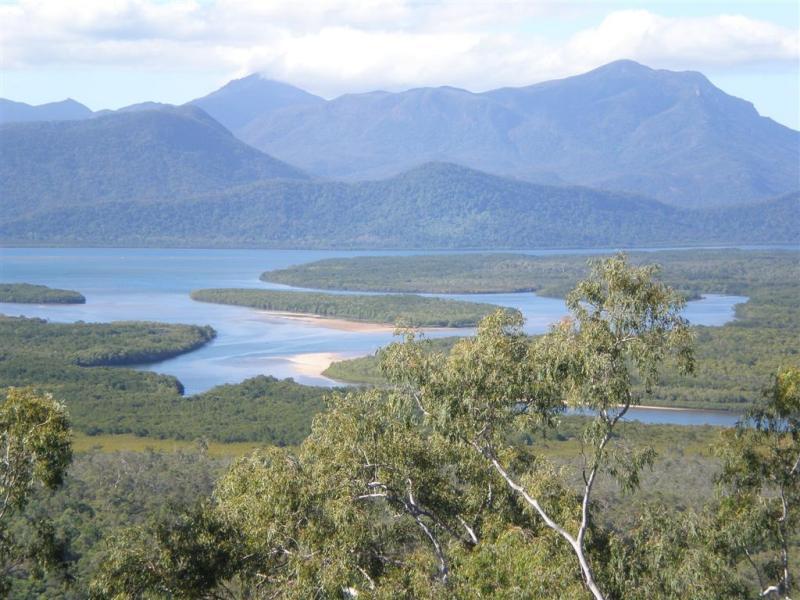 Hinchinbrook Marine Cove Resort Lucinda Eksteriør billede