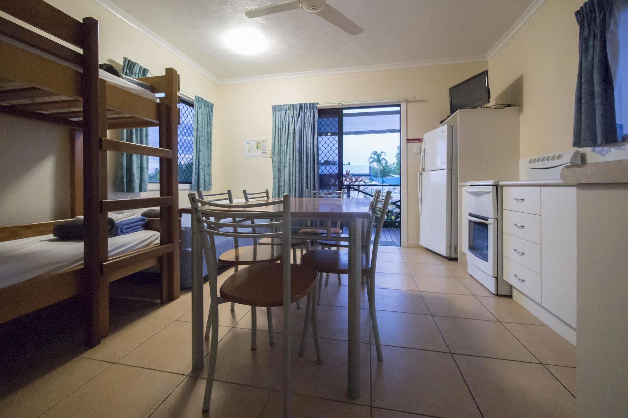 Hinchinbrook Marine Cove Resort Lucinda Eksteriør billede